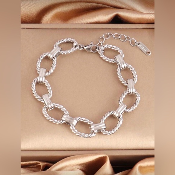 Jewelry - Silver Tone Chain Bracelet